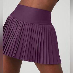 ALO Yoga Grand Slam Tennis Skirt in Dark Plum Size Small